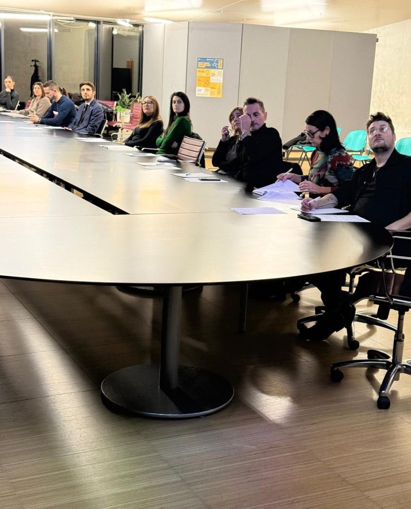 No alternative text description for this image