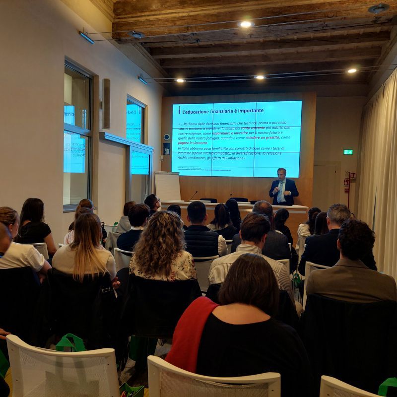 No alternative text description for this image